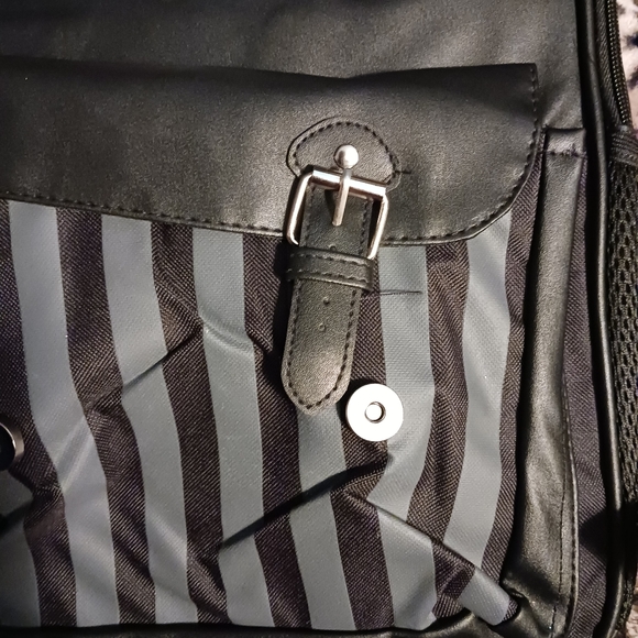 WEDNESDAY ADDAMS 17" BACKPACK - Picture 11 of 14